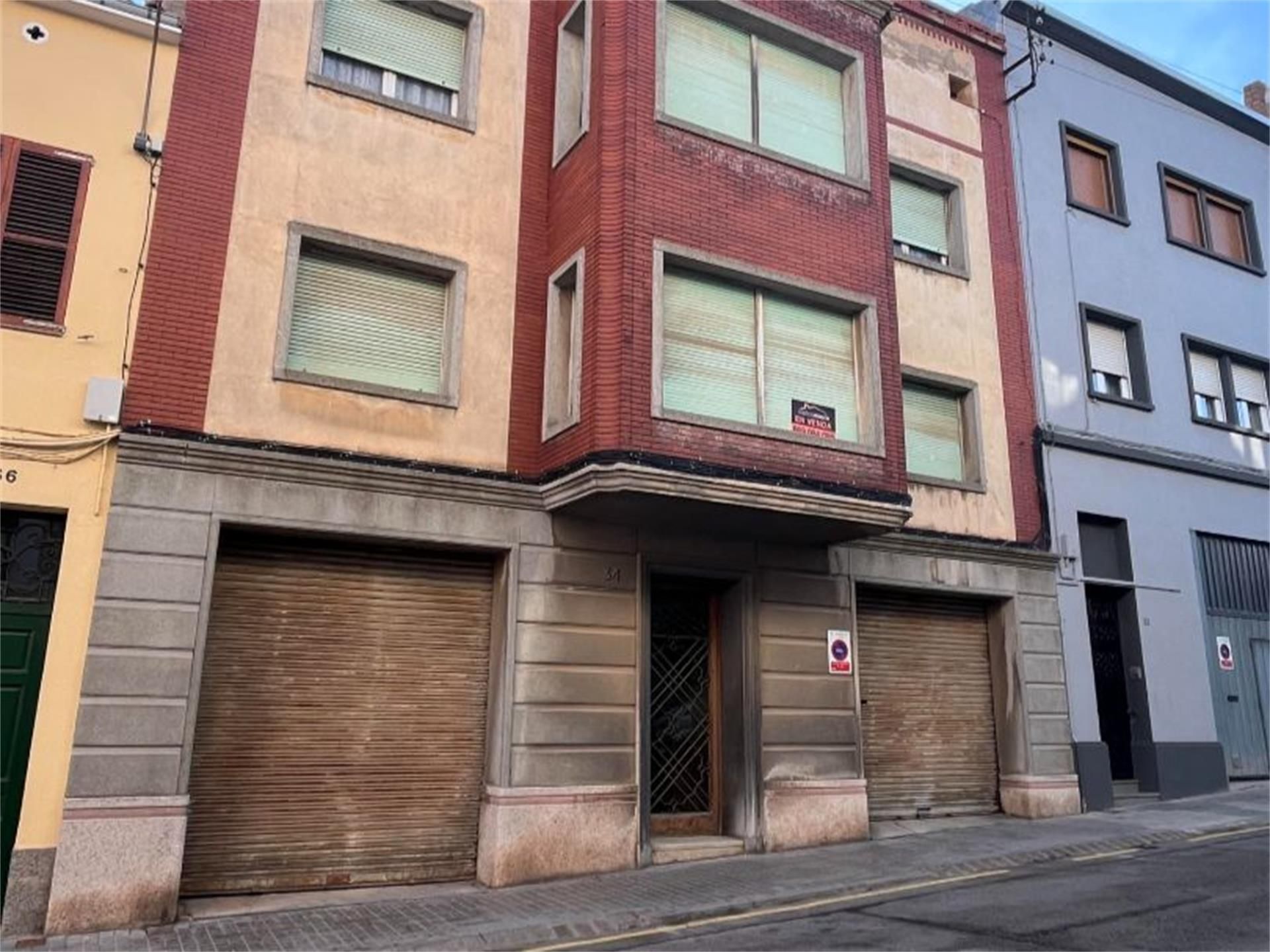 Vista exterior de Casa adosada en venda en Calaf amb Calefacció, Jardí privat i Terrassa