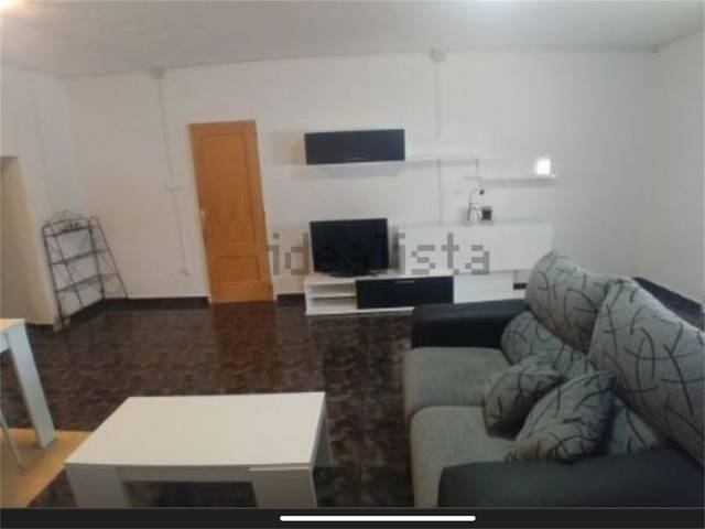 Casa-chalet en Venta en Calle Canarias en Baza