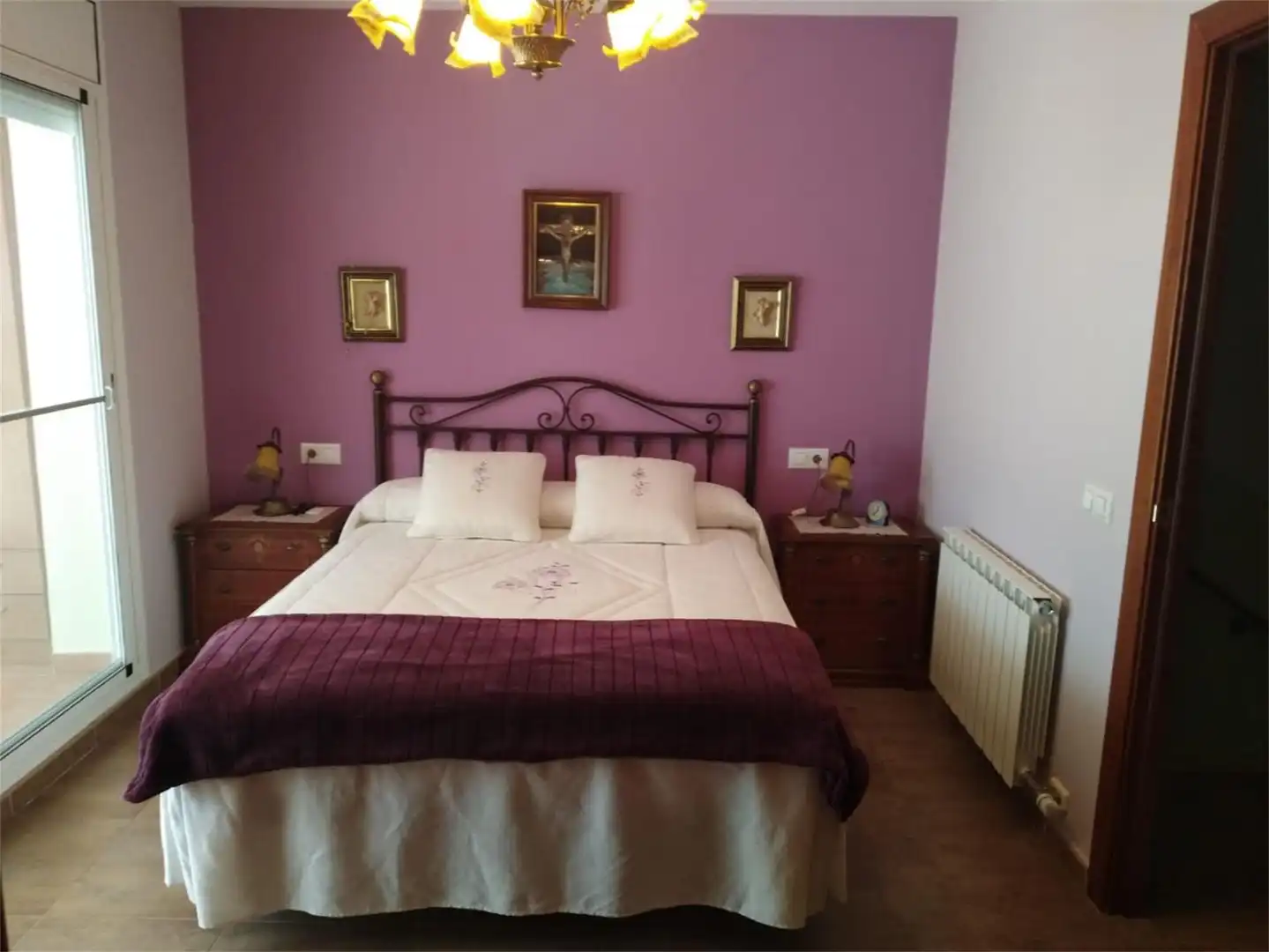 Casa adosada en venda a Carrer Sant Agustí, Alfara de Carles Dormitori de Casa adosada en venda en Alfara de Carles amb Aire condicionat, Calefacció i Terrassa