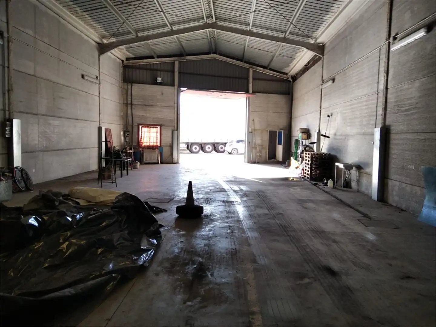 Fabrikhallen zum Verkauf in Polígono Industrial La Planta, Santa Olalla del Cala Fabrikhallen zum Verkauf in Santa Olalla del Cala