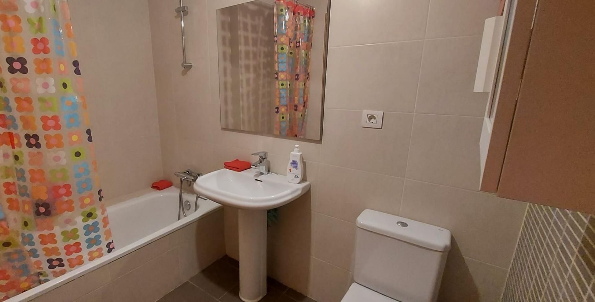 Bathroom of Planta baja for sale in Colindres  with Heating, Private garden and Parquet flooring