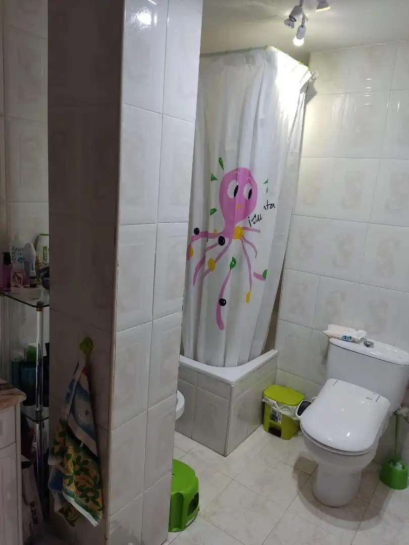 Piso en venta en Calle Larga, 14, Villares de la Reina Baño de Piso en venta en Villares de la Reina con Aire acondicionado, Calefacción y Amueblado