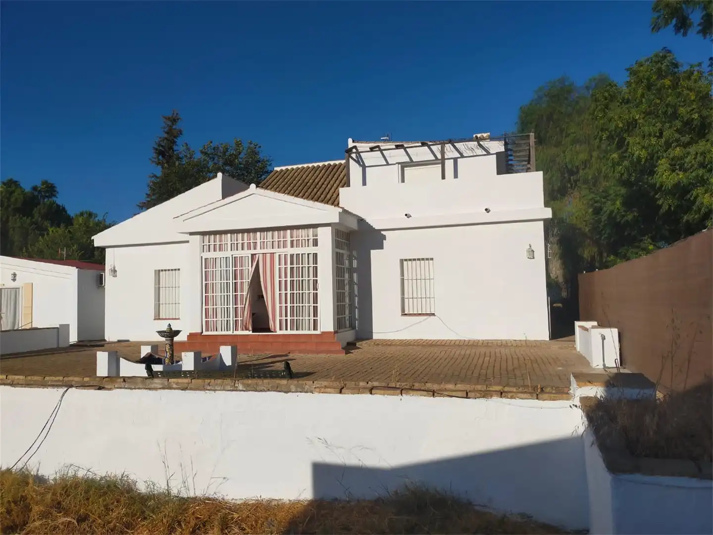 Casa o chalet en venta en Calle Señora, 33, Nuevo Bulevar Vista exterior de Casa o chalet en venta en Mairena del Aljarafe con Aire acondicionado, Terraza y Piscina