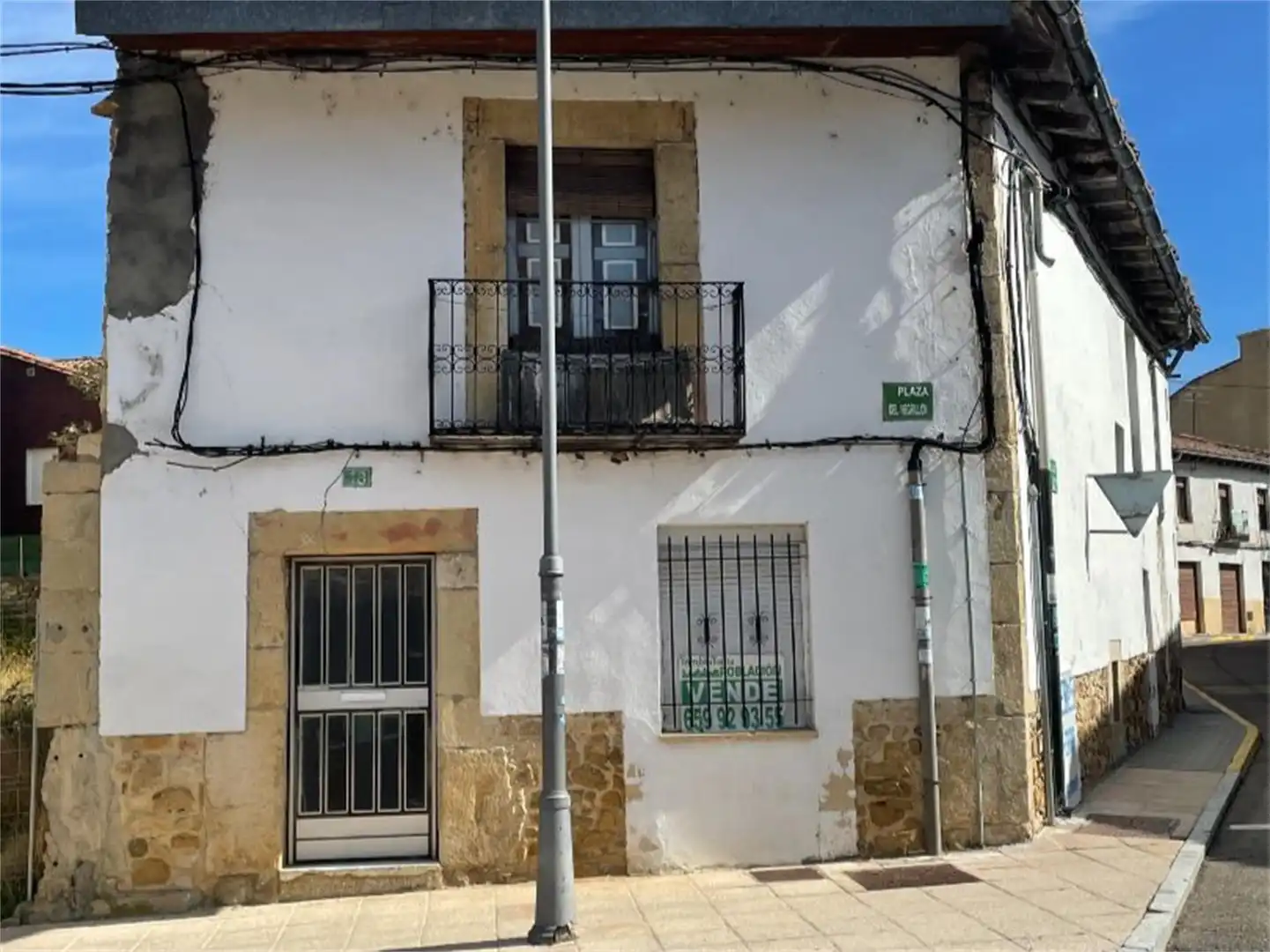 Casa adosada en venda a Plaza Negrillón, 18, Boñar Vista exterior de Casa adosada en venda en Boñar