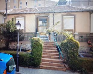 Exterior view of Single-family semi-detached for sale in Segovia Capital  with Terrace