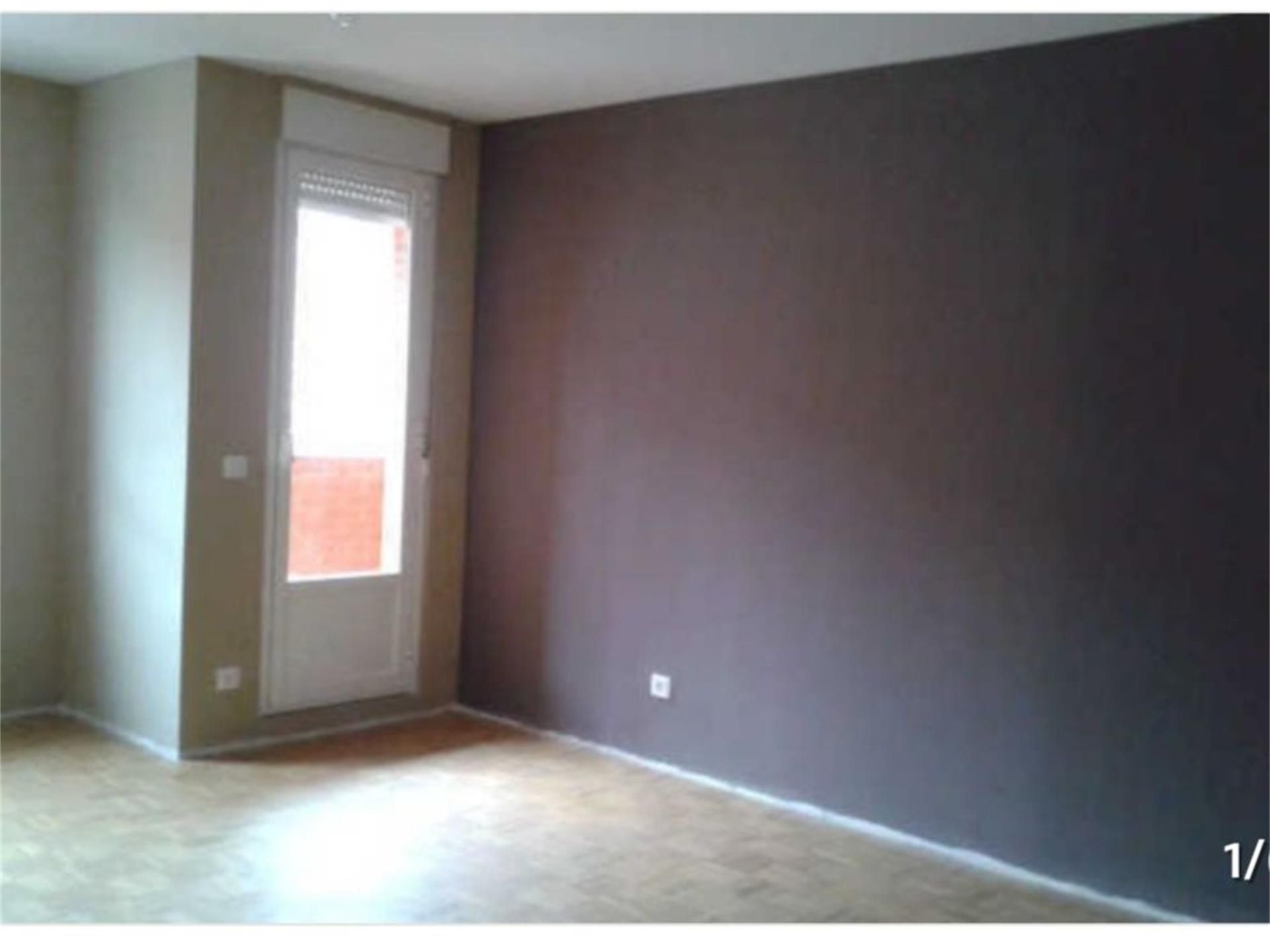 Dormitori de Apartament en venda en León Capital  amb Terrassa