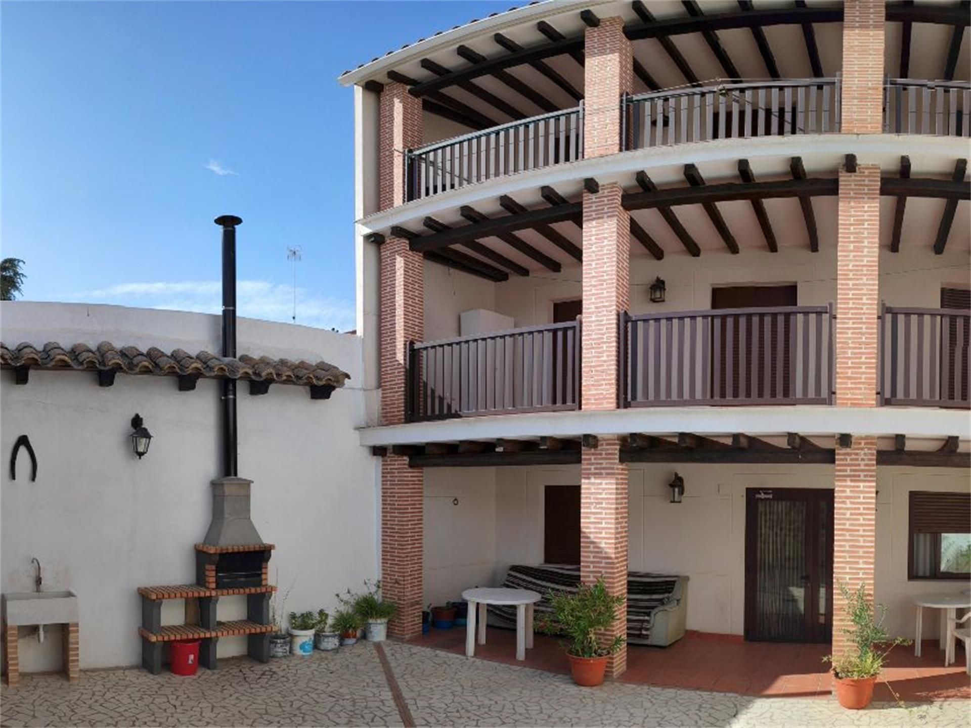 Vista exterior de Casa o xalet en venda en Villarejo de Salvanés amb Calefacció, Terrassa i Moblat