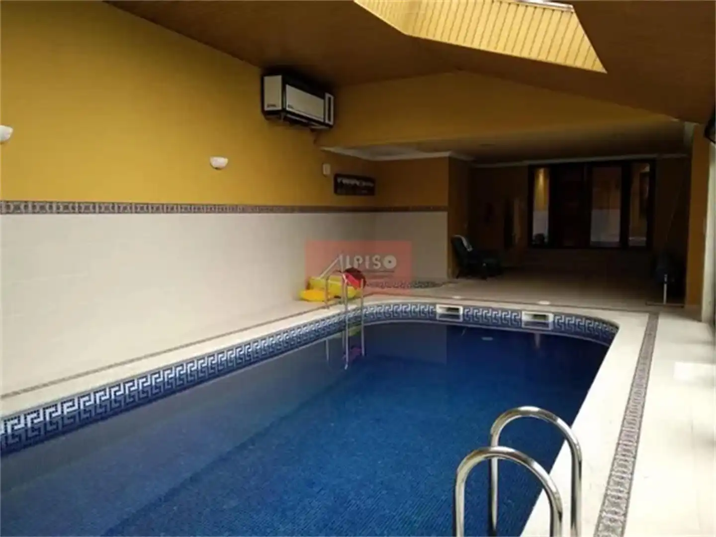 Swimming pool of Detached homes for sale in O Barco de Valdeorras    with Heating, Private garden and Parquet flooring