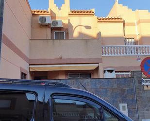 Vista exterior de Dúplex en venda en Roquetas de Mar amb Aire condicionat, Terrassa i Balcó