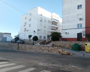 Vista exterior de Pis en venda en Santa Cruz de la Zarza amb Aire condicionat, Terrassa i Balcó