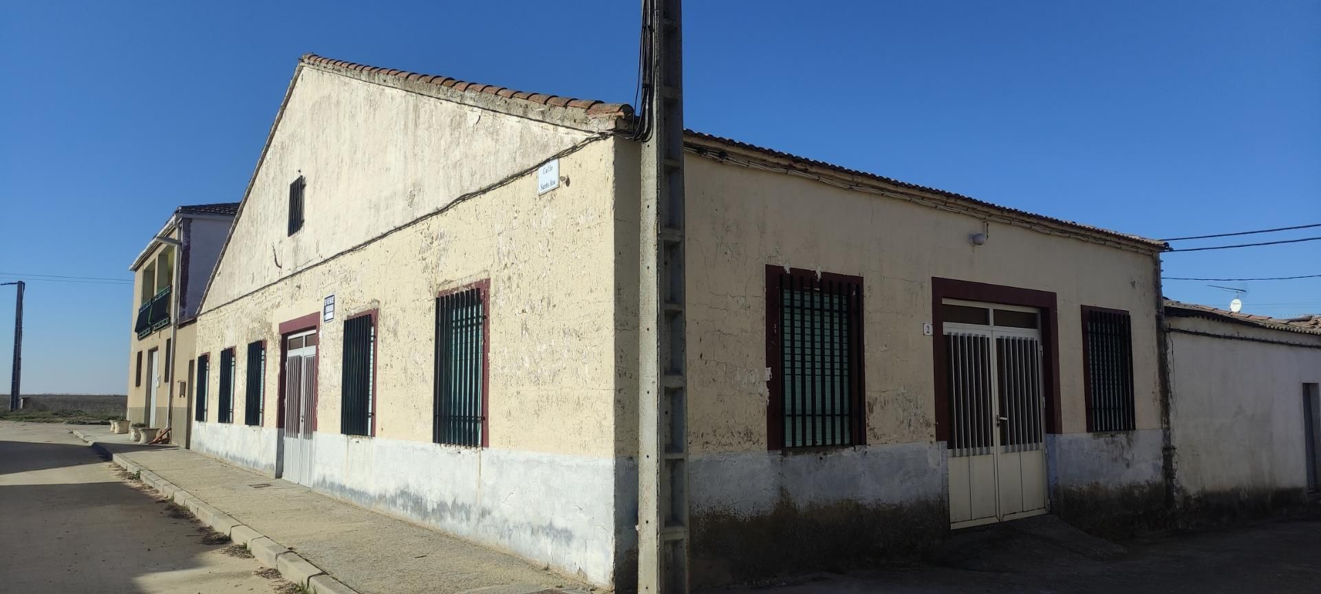 Vista exterior de Planta baixa en venda en El Pedroso de la Armuña 