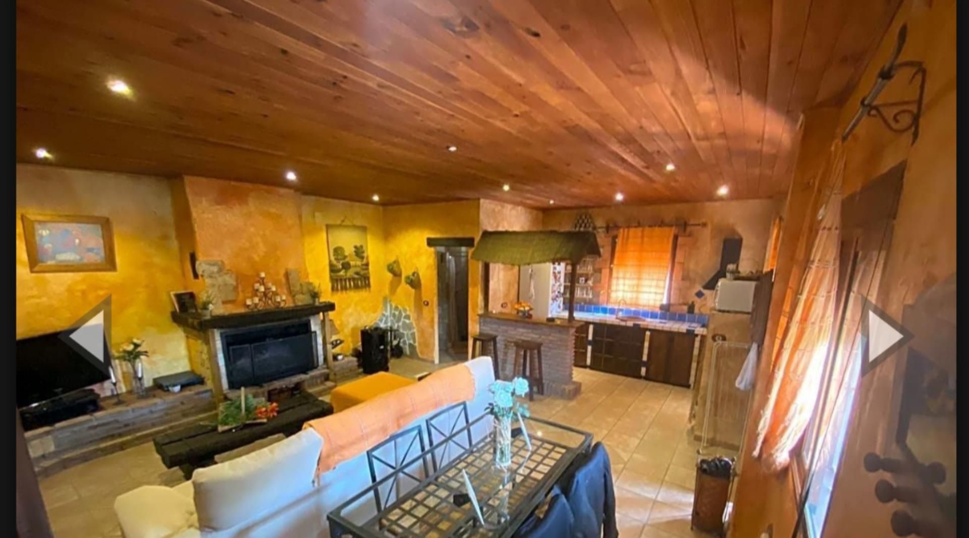 Sala d'estar de Finca rústica en venda en Riogordo amb Piscina