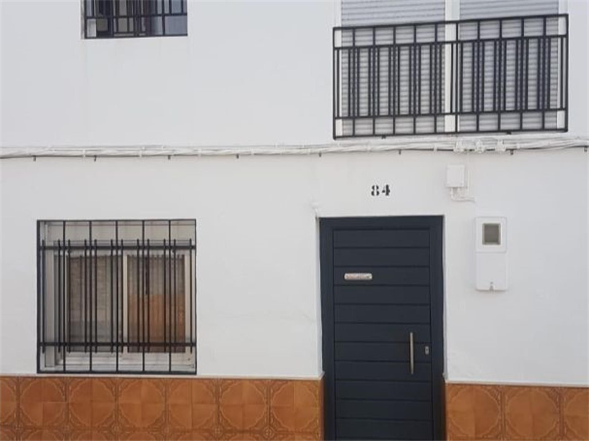Exterior view of Single-family semi-detached for sale in Villaviciosa de Córdoba  with Air Conditioner and Terrace