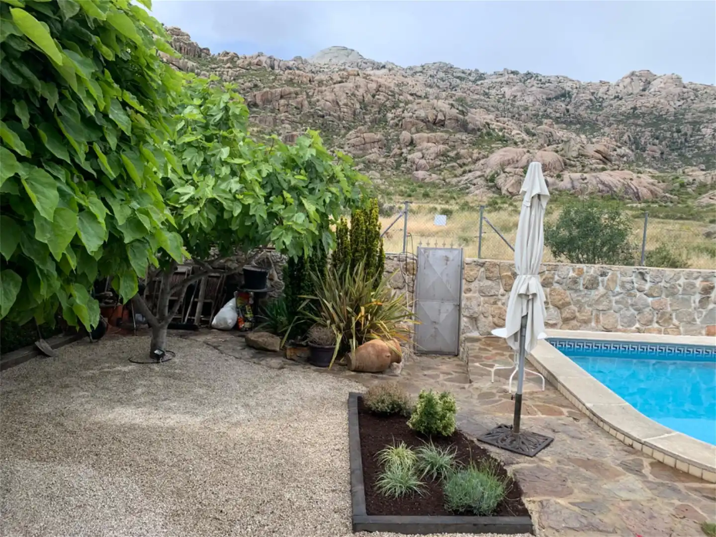 Houses for sale in Calle Rincón de la Pedriza, Manzanares El Real Terrace of Houses for sale in Manzanares El Real with Air Conditioner, Heating and Private garden