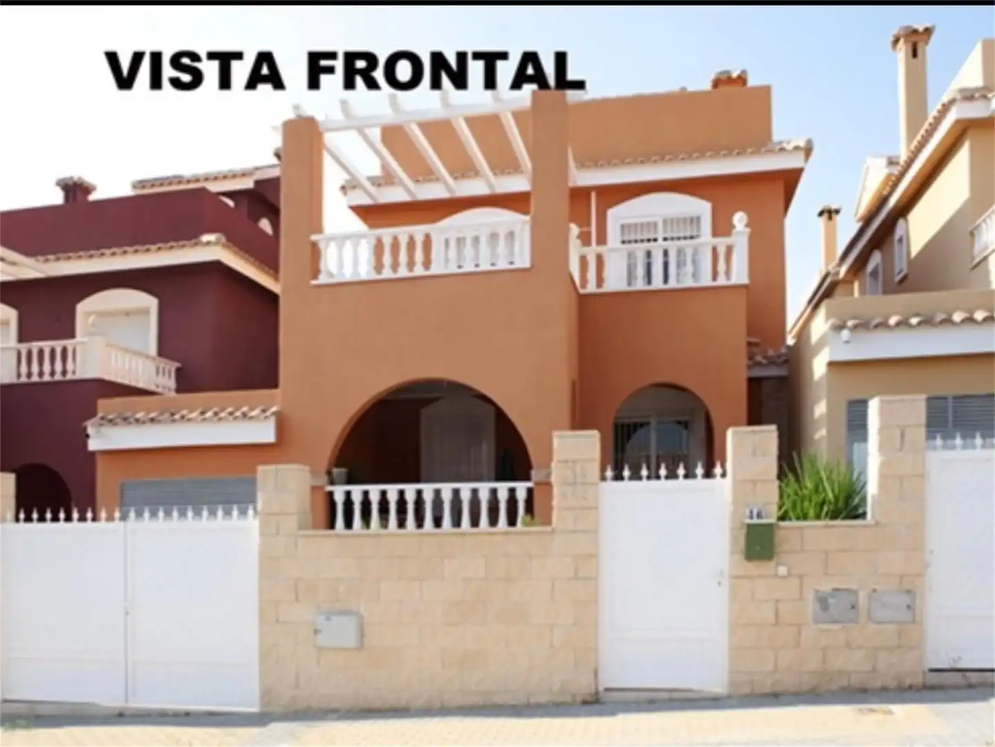 Houses for sale in Calle Luis de Góngora, 46, Mengíbar Exterior view of Houses for sale in Mengíbar