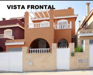 Exterior view of House or chalet for sale in Mengíbar