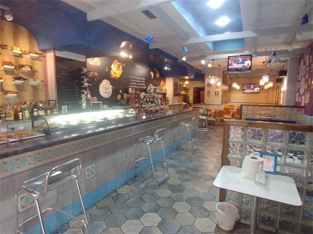 Local comercial en Venta en Calle de Pío XII, 17 en Desamparados