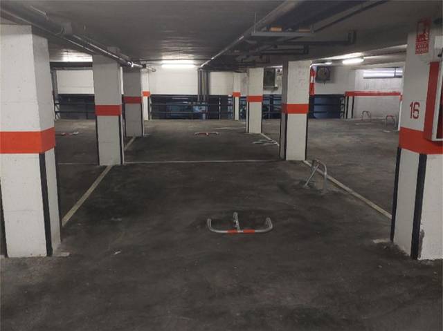 Garaje en Venta en Avenida Vicente del Bosque en Chinchibarra