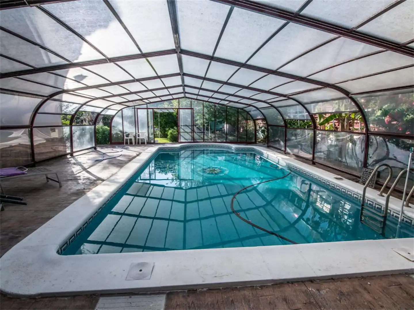 Houses for sale in Avenida de Bajo de Guía, 8, Centro - Calzada - Cabo Noval Swimming pool of Houses for sale in Sanlúcar de Barrameda with Air Conditioner, Heating and Private garden