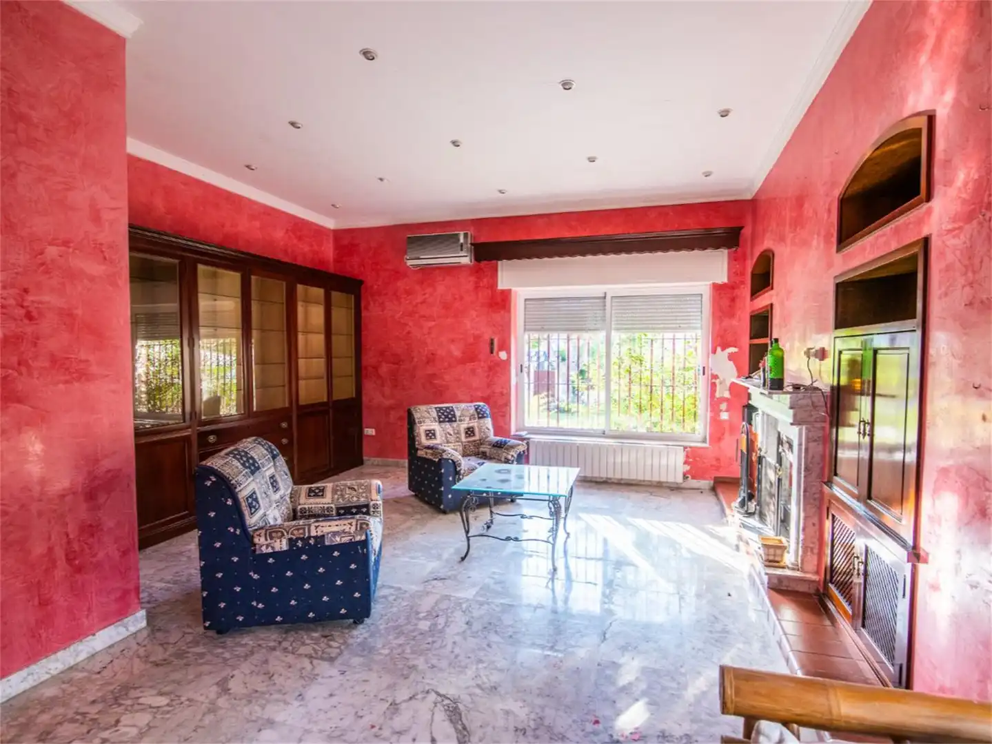 Houses for sale in Avenida de Bajo de Guía, 8, Centro - Calzada - Cabo Noval Living room of Houses for sale in Sanlúcar de Barrameda with Air Conditioner, Heating and Private garden