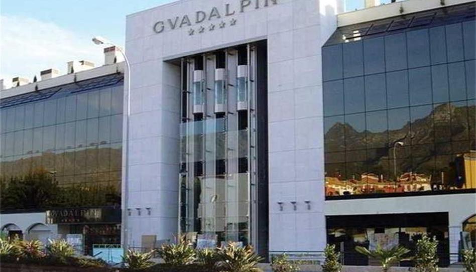 Flat for sale in Bulevar Alfonso Hohenlohe, Lomas de Marbella Club, Málaga - image 1 Photo 1 of Flat for sale in Bulevar Alfonso Hohenlohe, Lomas de Marbella Club, Málaga