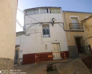 Exterior view of Duplex for sale in Alcuéscar