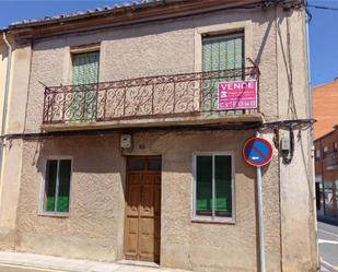 Exterior view of Single-family semi-detached for sale in Peñaranda de Bracamonte