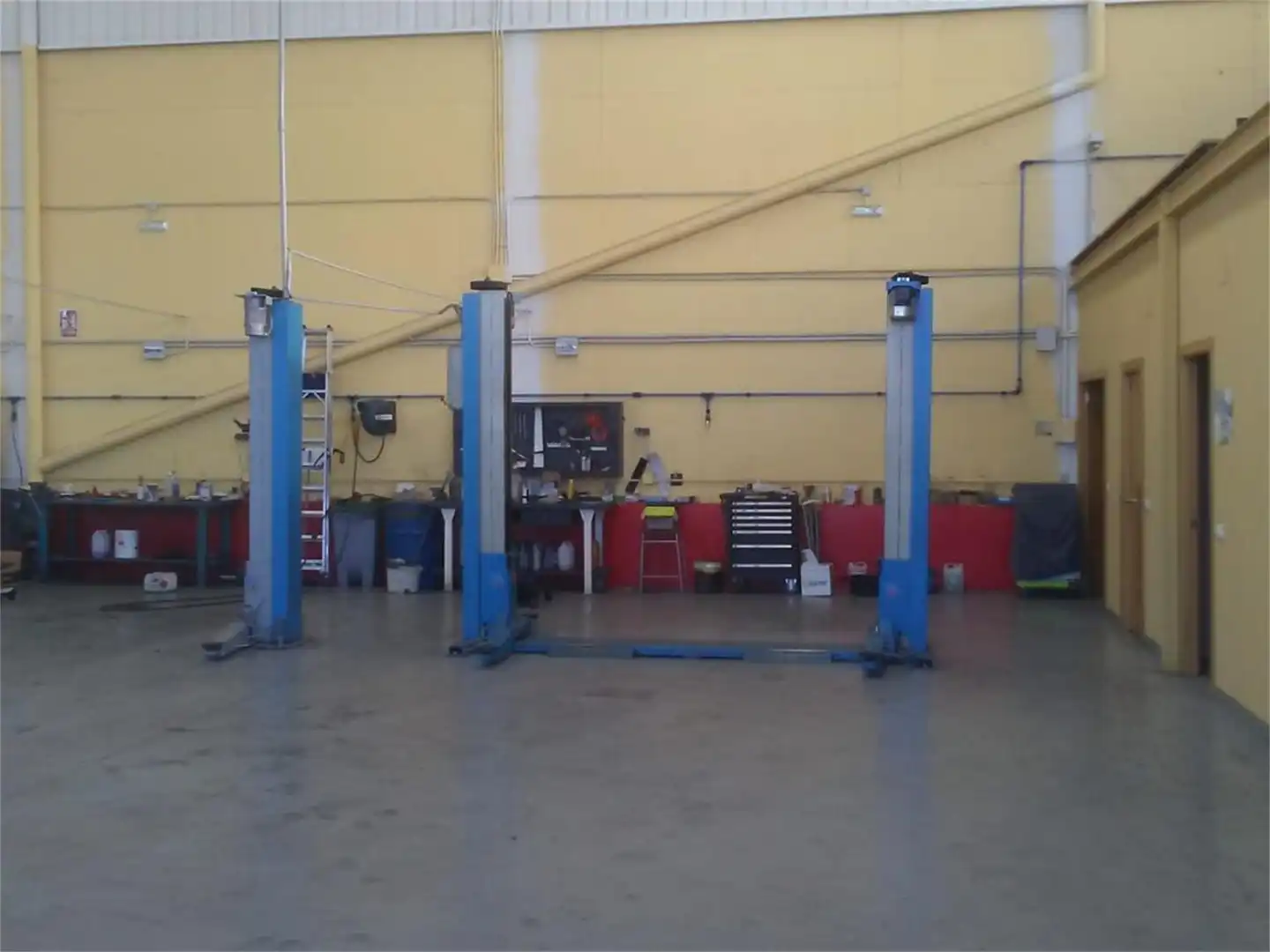 Nave industrial de alquiler en Calle Río Arevalillo, Hervencias Altas - El Pinar Parking de Nave industrial de alquiler en Ávila