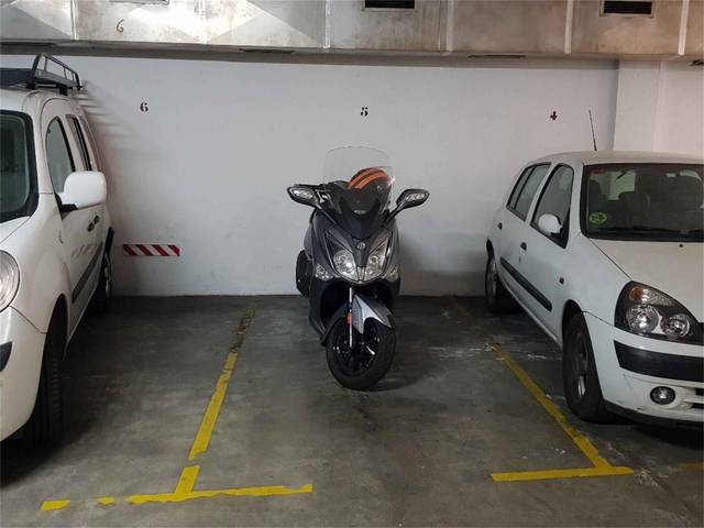 Garaje en Alquiler en Passatge dels Garrofers en El Guinardó