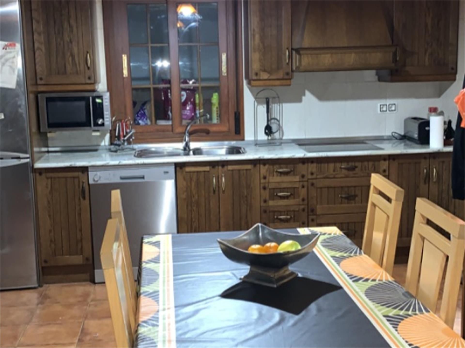 Cuina de Casa o xalet en venda en Torredonjimeno amb Aire condicionat, Terrassa i Balcó