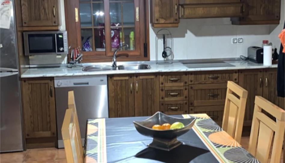 Foto 1 de Casa o chalet en venta en Calle Buitreras, Torredonjimeno, Jaén