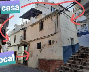 Vista exterior de Casa adosada en venda en Algarrobo amb Terrassa i Balcó