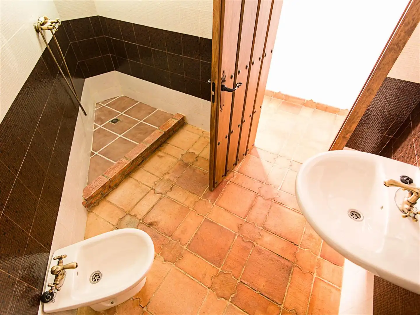 Baño de Casa adosada en venta en Vélez de Benaudalla con Terraza, Piscina y Balcón