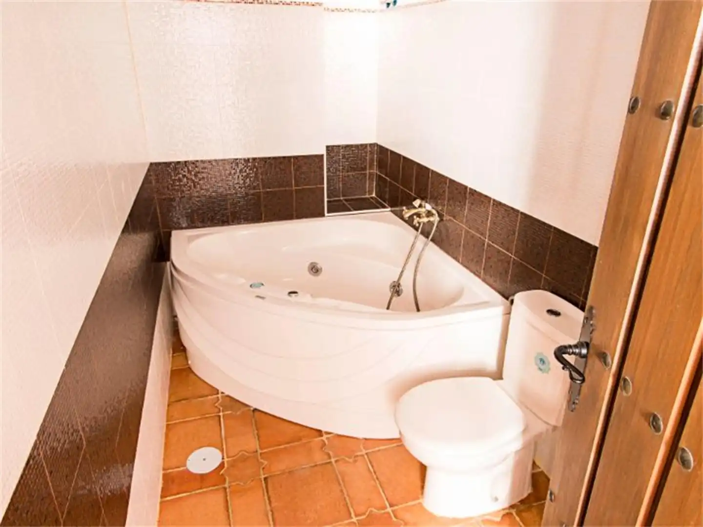 Baño de Casa adosada en venta en Vélez de Benaudalla con Terraza, Piscina y Balcón