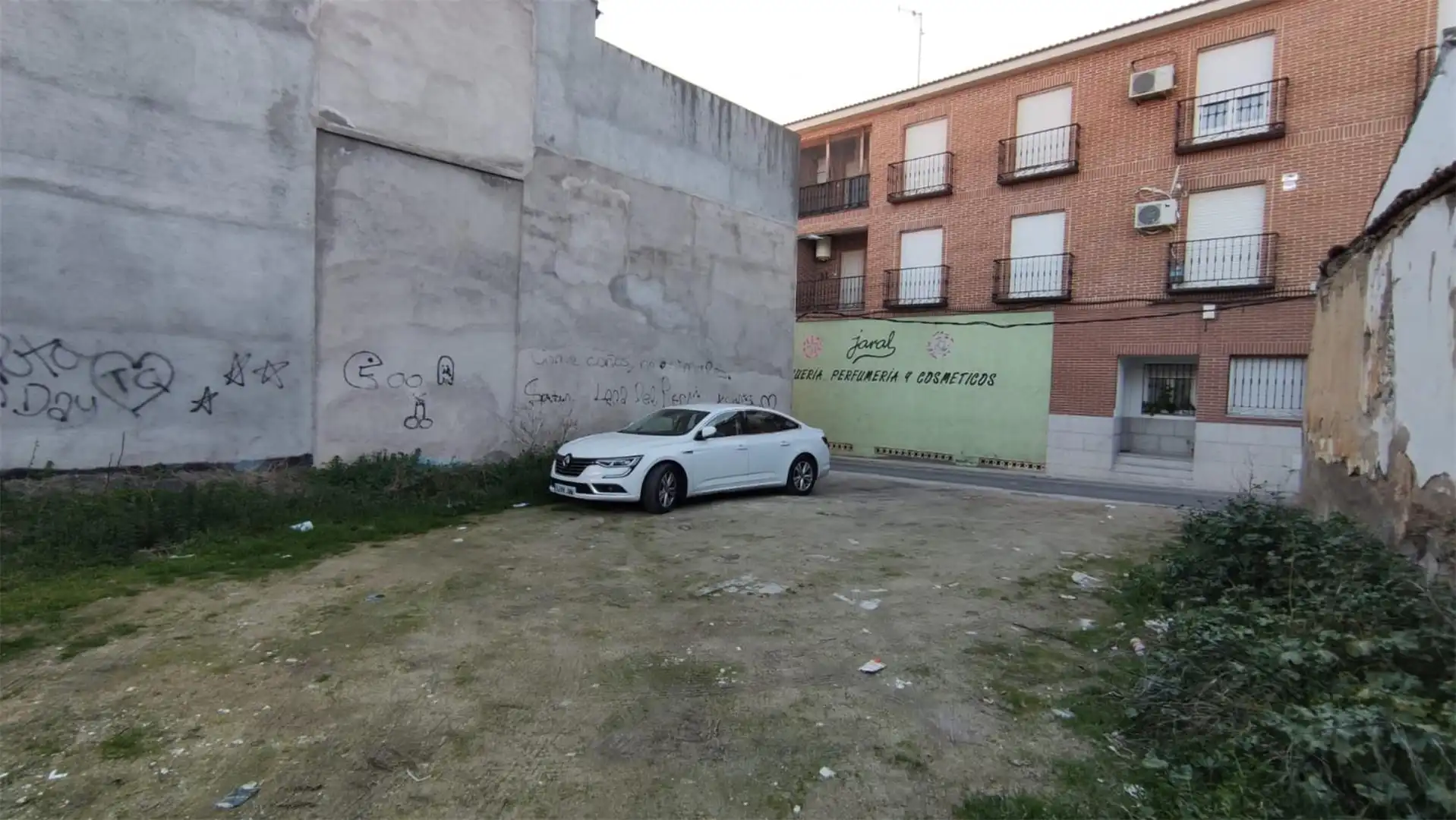 Parkplatz von Grundstücke zum Verkauf in La Puebla de Montalbán
