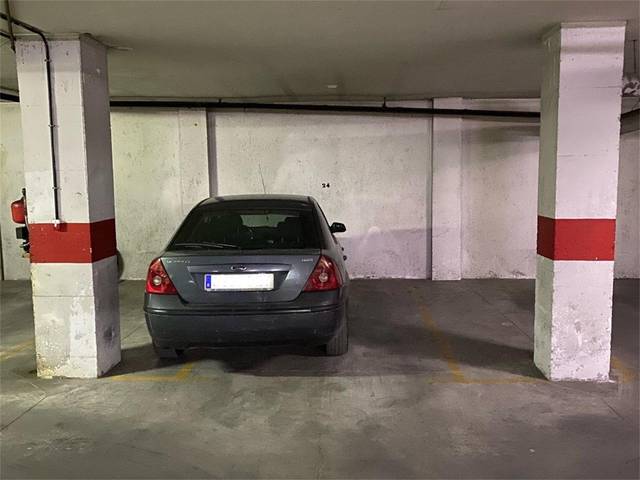 Garaje en Venta en Calle Trajano en Camino de Ronda