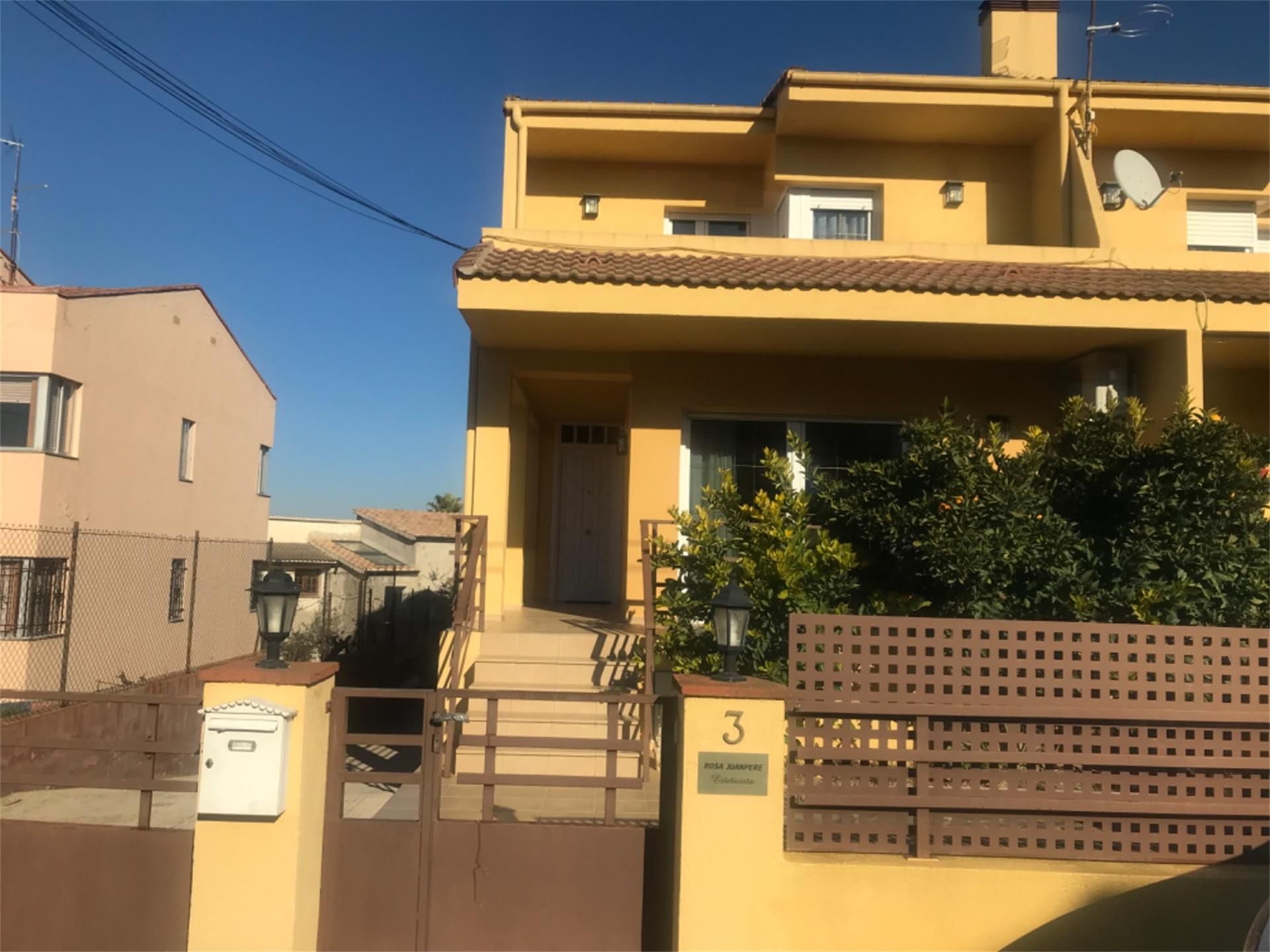 Exterior view of Single-family semi-detached for sale in Falset  with Air Conditioner, Heating and Private garden