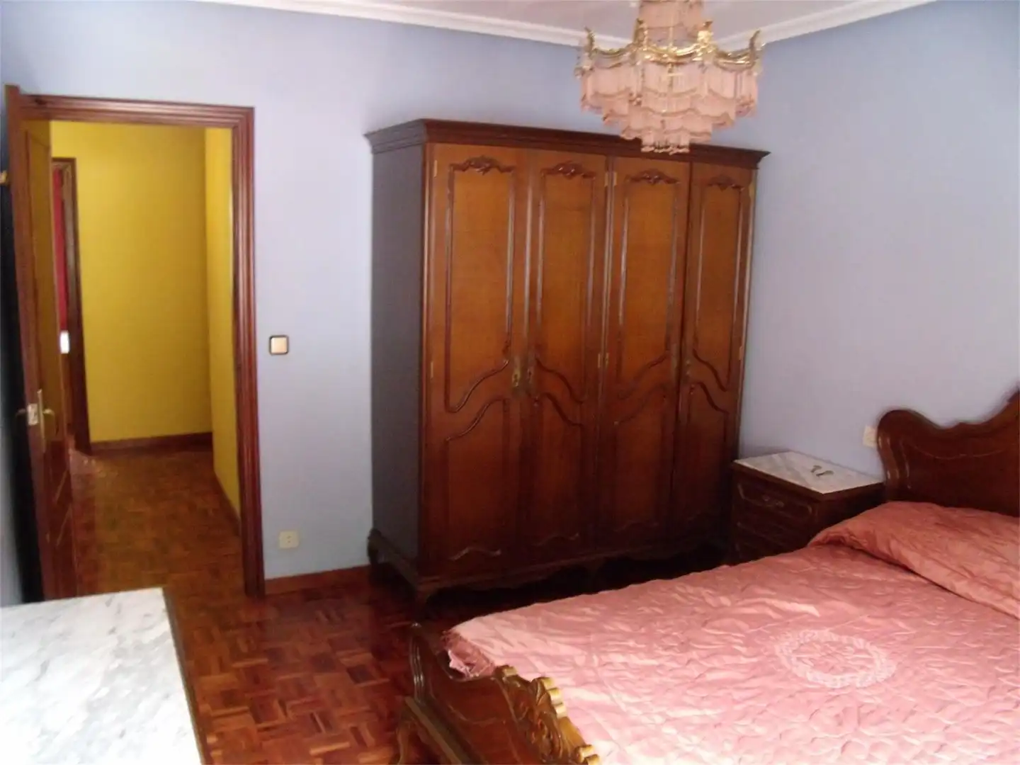 Piso en venta en Plaza Pío XII, Belmonte de Miranda Habitación de Piso en venta en Belmonte de Miranda con Terraza