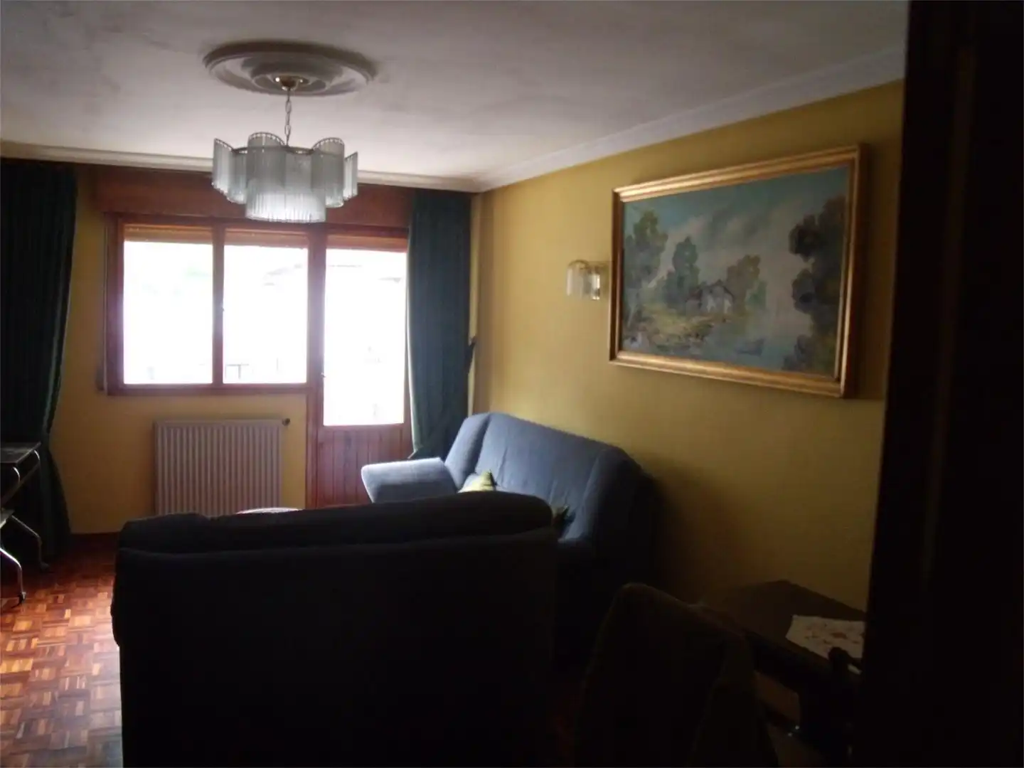 Piso en venta en Plaza Pío XII, Belmonte de Miranda Sala de estar de Piso en venta en Belmonte de Miranda con Terraza