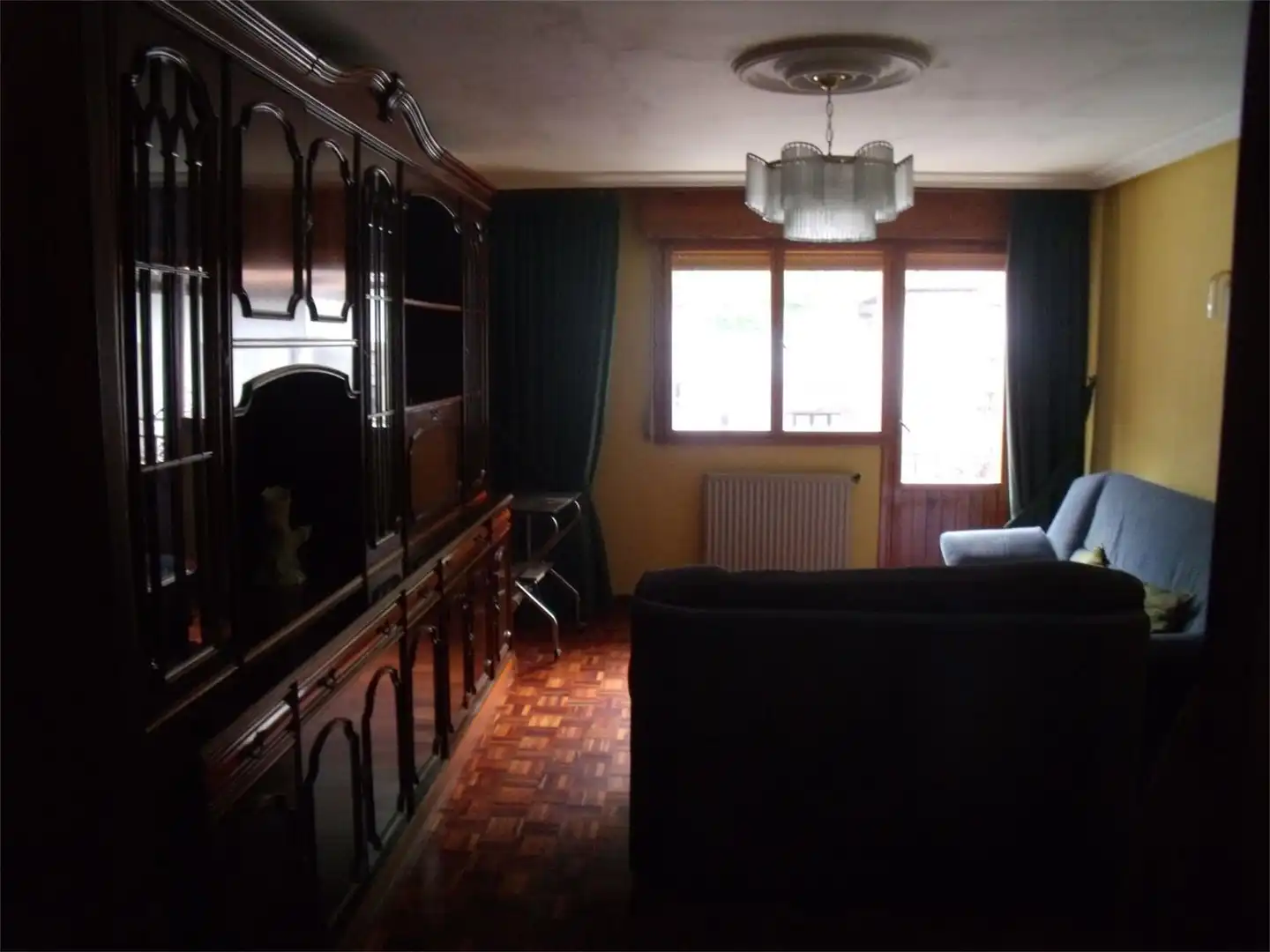 Piso en venta en Plaza Pío XII, Belmonte de Miranda Sala de estar de Piso en venta en Belmonte de Miranda con Terraza