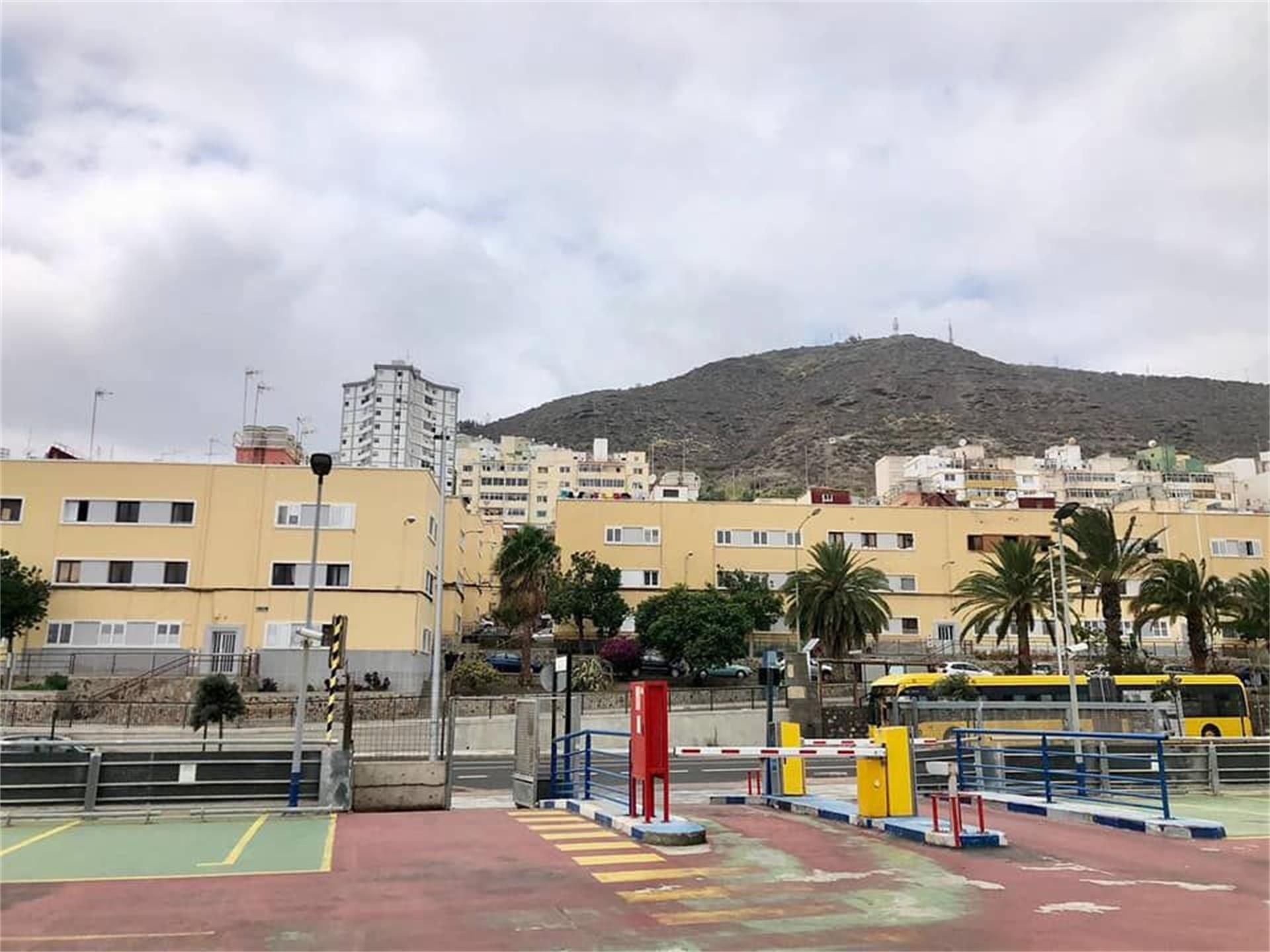 Vista exterior de Pis en venda en Las Palmas de Gran Canaria amb Terrassa, Moblat i Forn