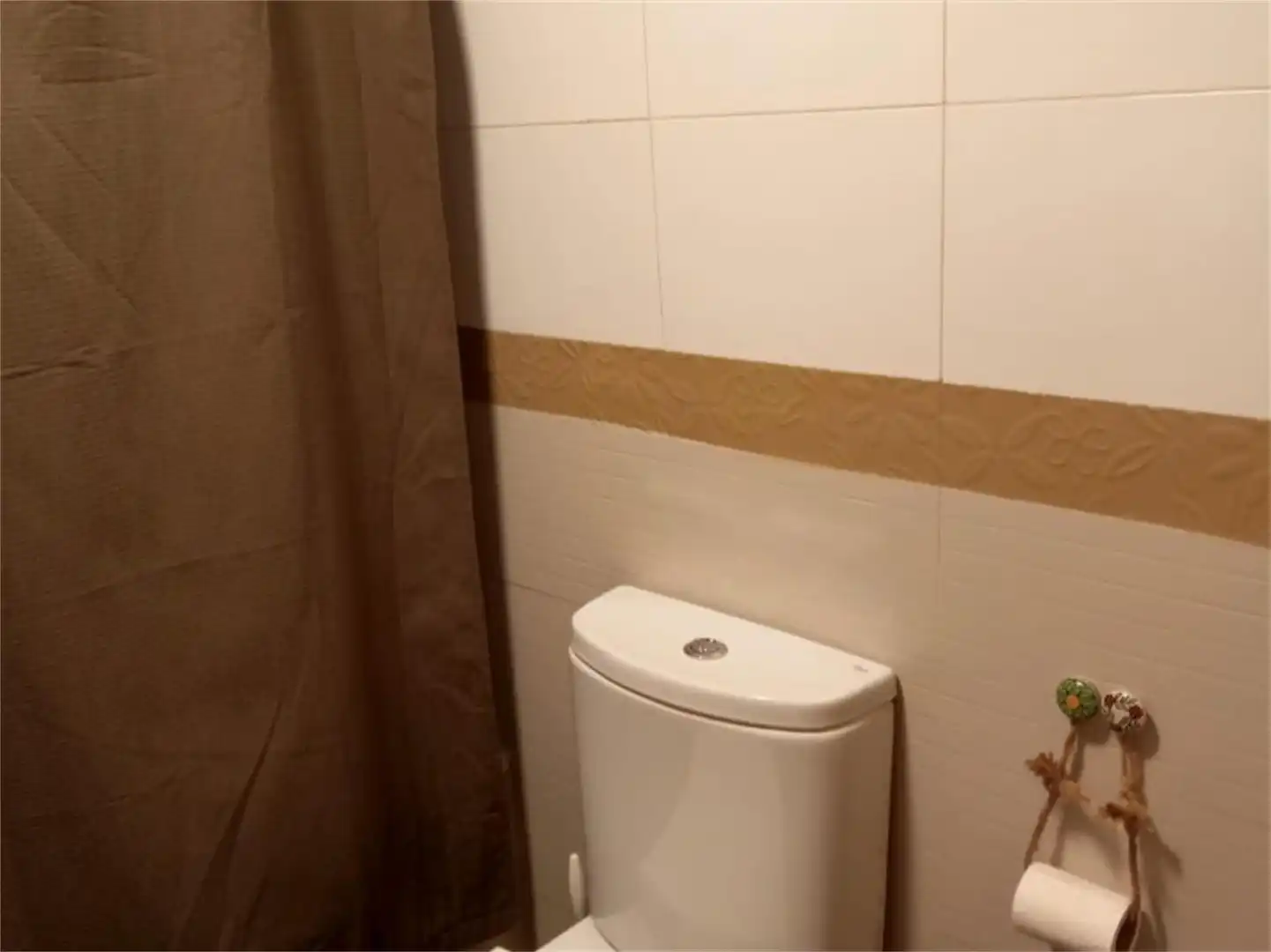 Piso en venta en Calle La Sirenita, Cedillo del Condado Baño de Piso en venta en Cedillo del Condado con Aire acondicionado, Trastero y Parking comunitario