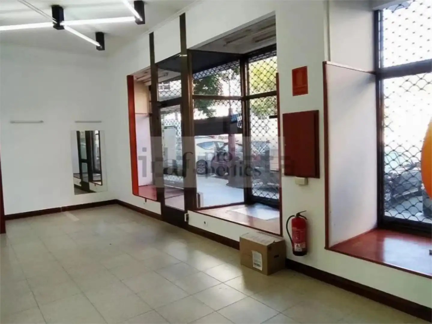 Local de lloguer a Rúa de Eugenio Kraff, 2, As Travesas - Balaídos Local de lloguer en Vigo amb Aire condicionat i Calefacció