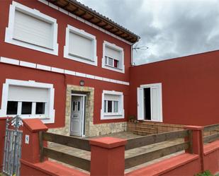 Exterior view of House or chalet for sale in Villaviciosa  with Private garden