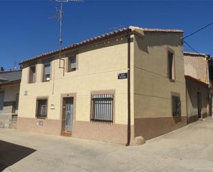 Exterior view of Single-family semi-detached for sale in Venialbo