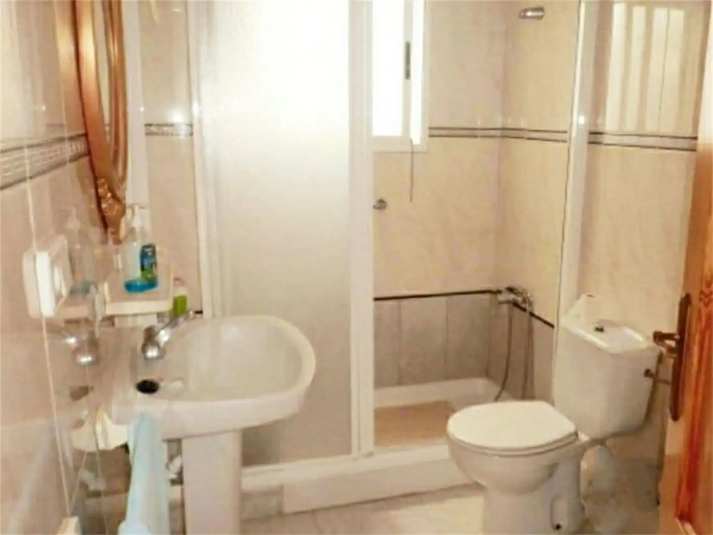 Planta baja en venta en Calle Manuel Birlanga, Almoradí Baño de Planta baja en venta en Almoradí con Aire acondicionado, Calefacción y Amueblado