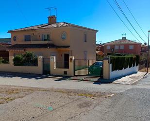 Vista exterior de Casa adosada en venda en Siete Aguas amb Calefacció, Jardí privat i Terrassa