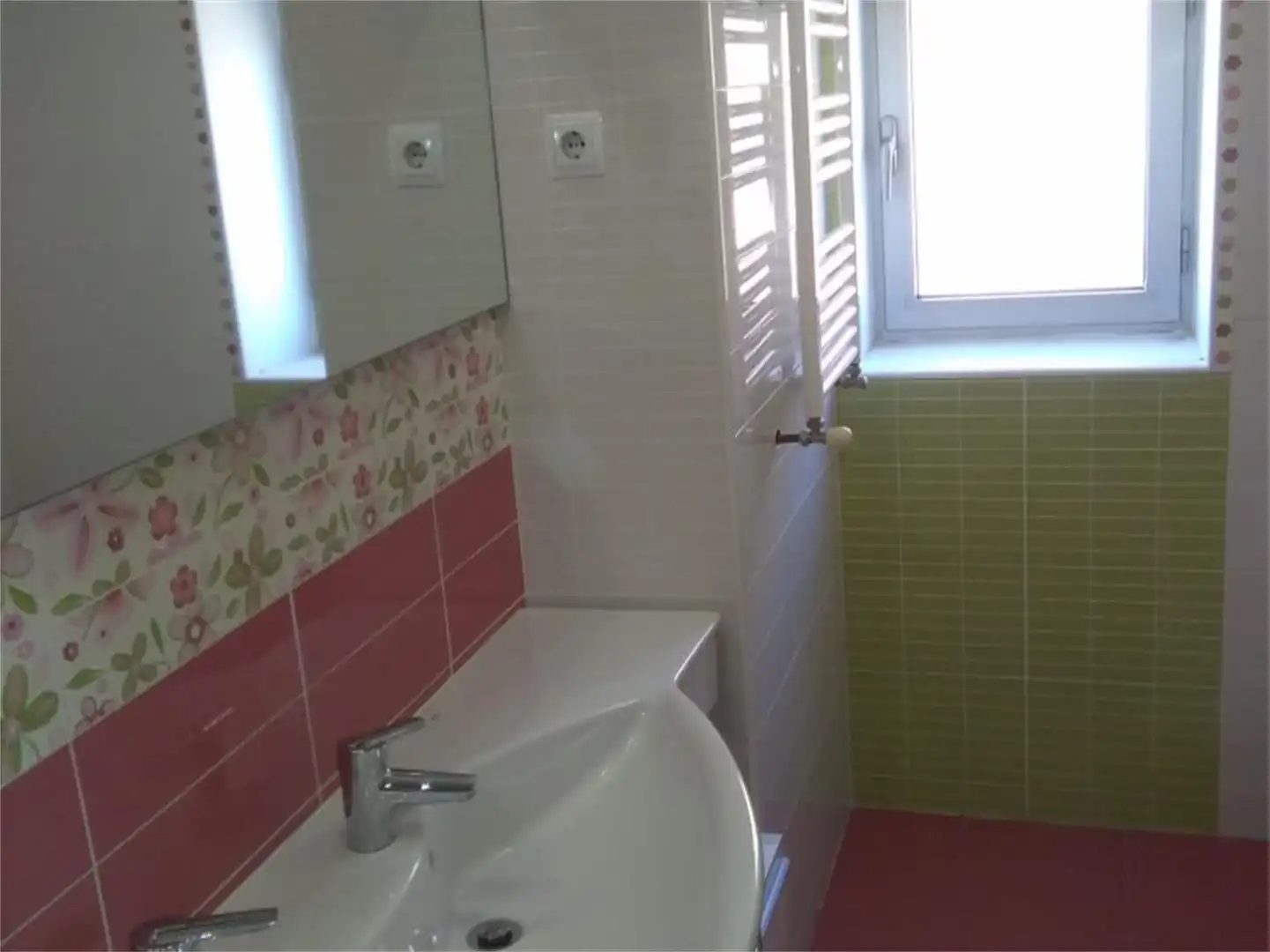 Casa o xalet en venda a Calle Virgen de la Salceda, 28, Los Valles - Sanz Vázquez - El Fuerte Bany de Casa o xalet en venda en Guadalajara amb Aire condicionat, Calefacció i Jardí privat