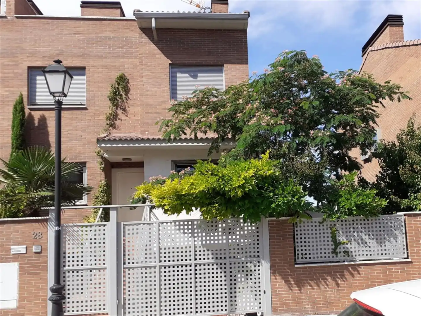 Casa o xalet en venda a Calle Virgen de la Salceda, 28, Los Valles - Sanz Vázquez - El Fuerte Vista exterior de Casa o xalet en venda en Guadalajara amb Aire condicionat, Calefacció i Jardí privat
