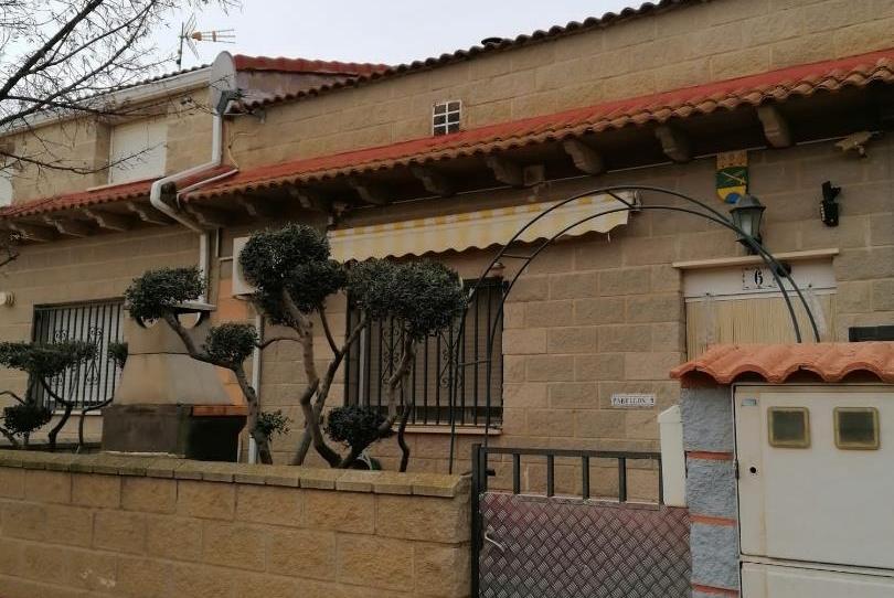 Foto 1 de Casa adosada en venta en Barrio Verde, 5c, Villahermosa del Campo, Teruel
